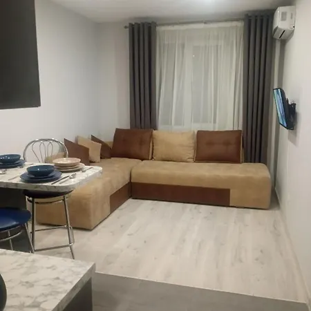 Apartment 1-комнатная вип уровня посуточно в ужгороде. ул.другетов