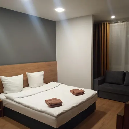 Apartment 1-комнатная вип уровня посуточно в ужгороде. ул.другетов *