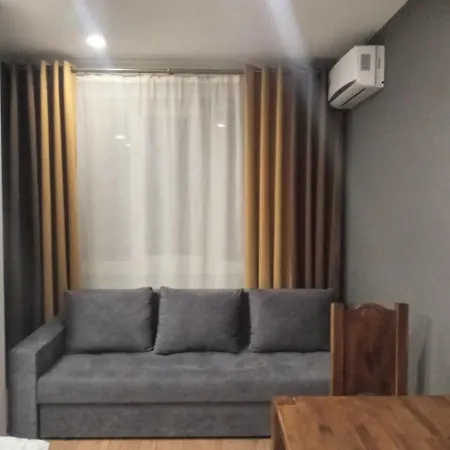 1-комнатная вип уровня посуточно в ужгороде. ул.другетов Apartment