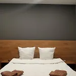 1-комнатная вип уровня посуточно в ужгороде. ул.другетов Apartament *