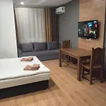 1-комнатная вип уровня посуточно в ужгороде. ул.другетов Apartament