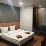 Apartament 1-комнатная вип уровня посуточно в ужгороде. ул.другетов *